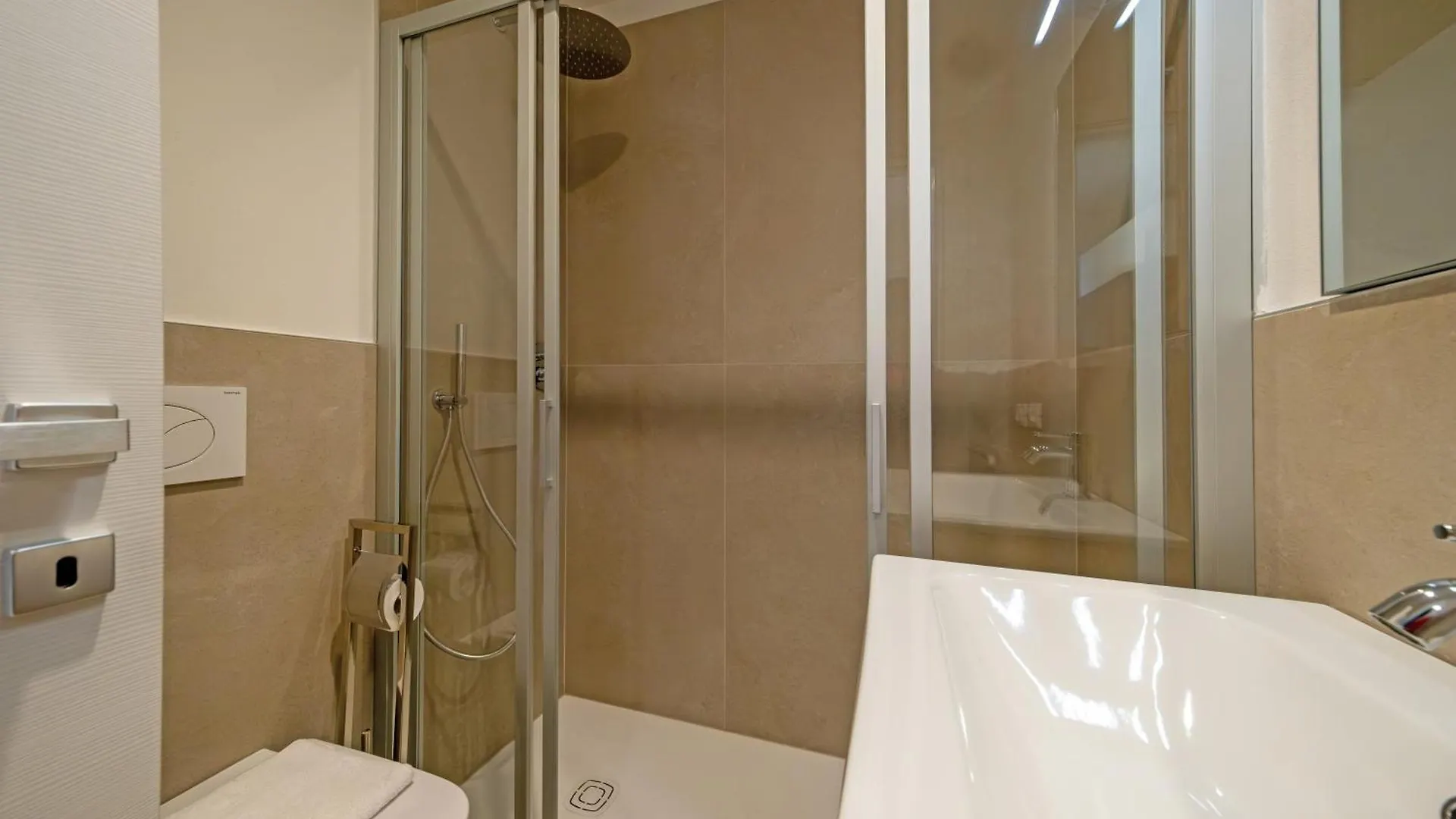 Apartmentsgarda - Residenza Eleonora 0*, Γκάρντα