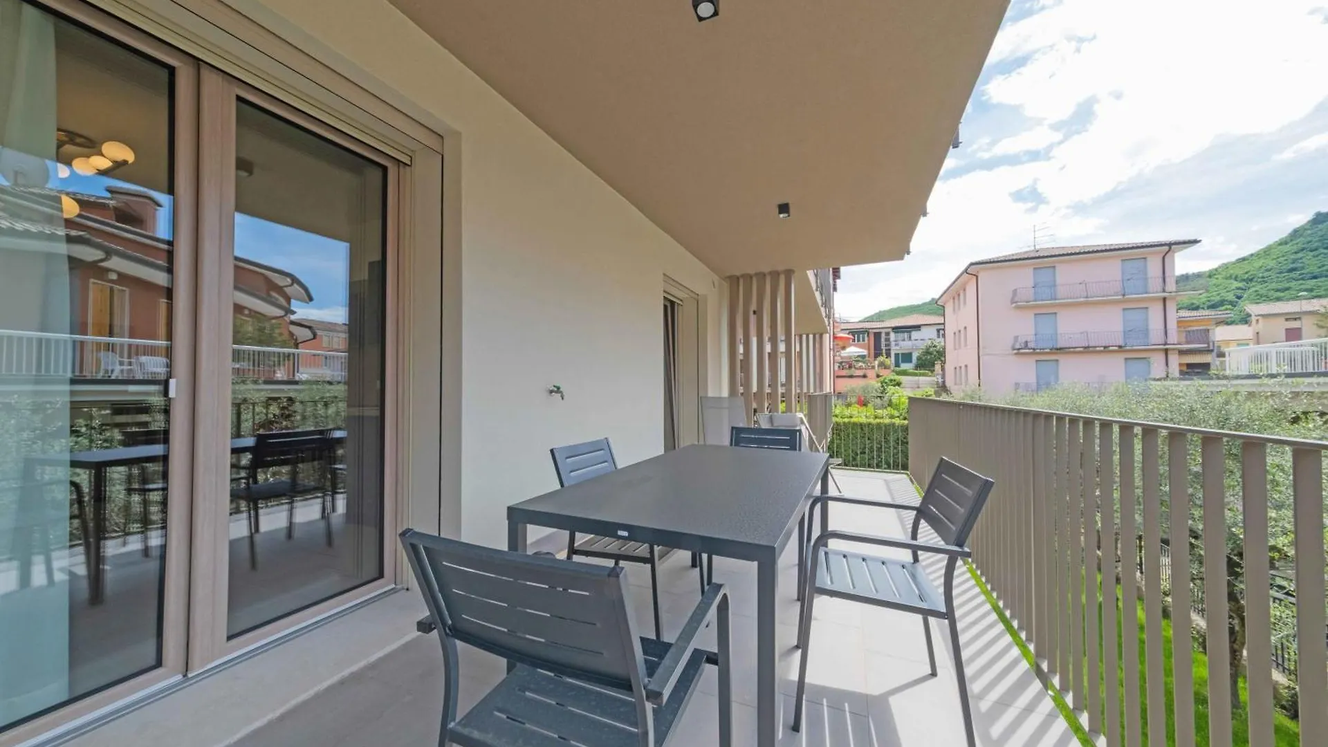 Apartmentsgarda - Residenza Eleonora Italy