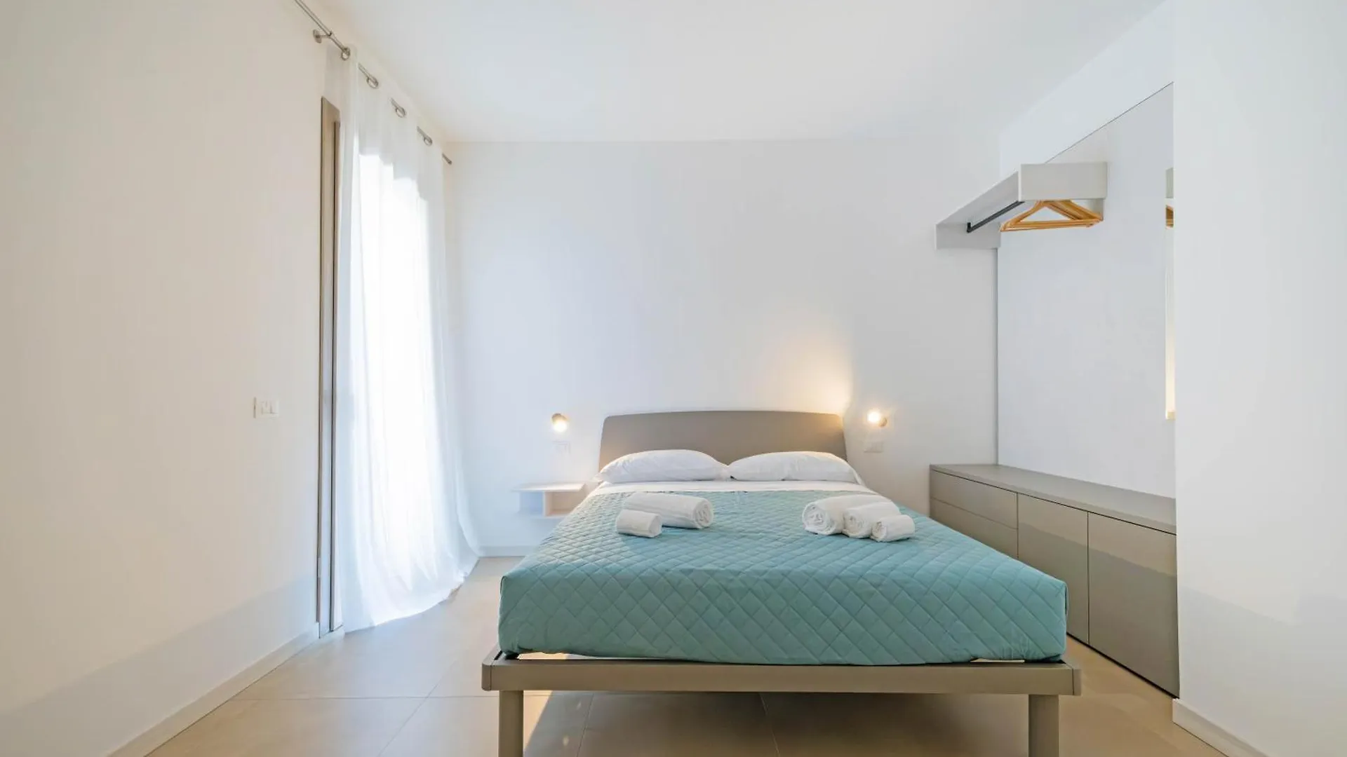 Apartmentsgarda - Residenza Eleonora 0*, Garda (Verona) Italy