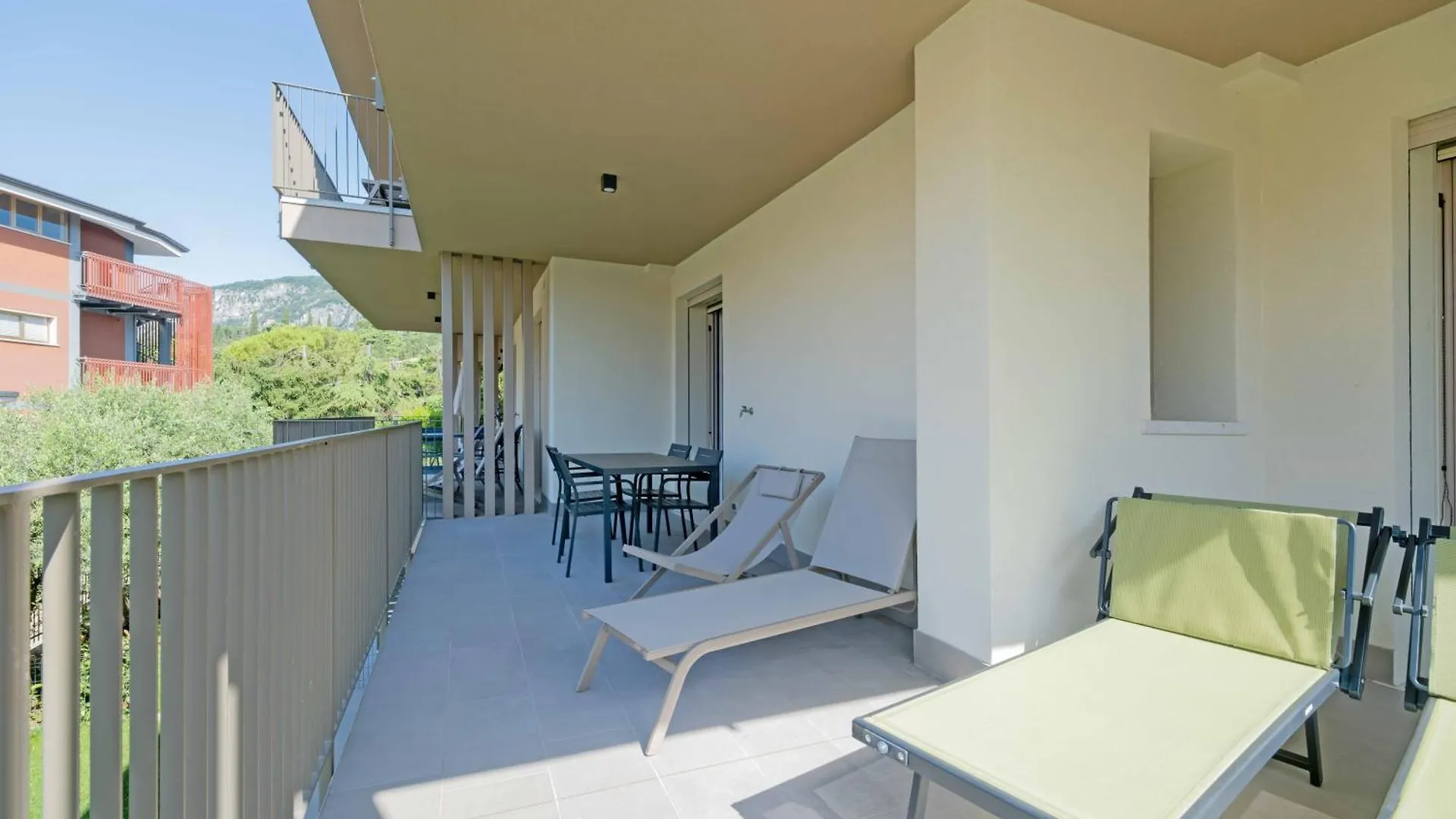 Apartmentsgarda - Residenza Eleonora 0*, Garda (Verona) Italy