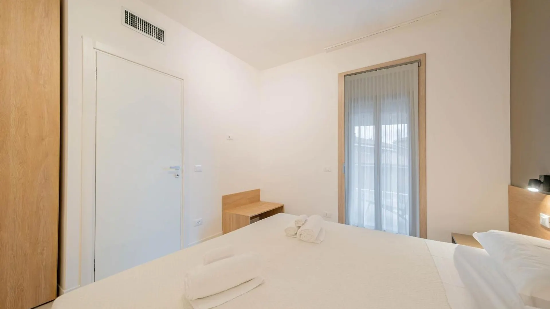 Apartmentsgarda - Residenza Eleonora 0*, Γκάρντα