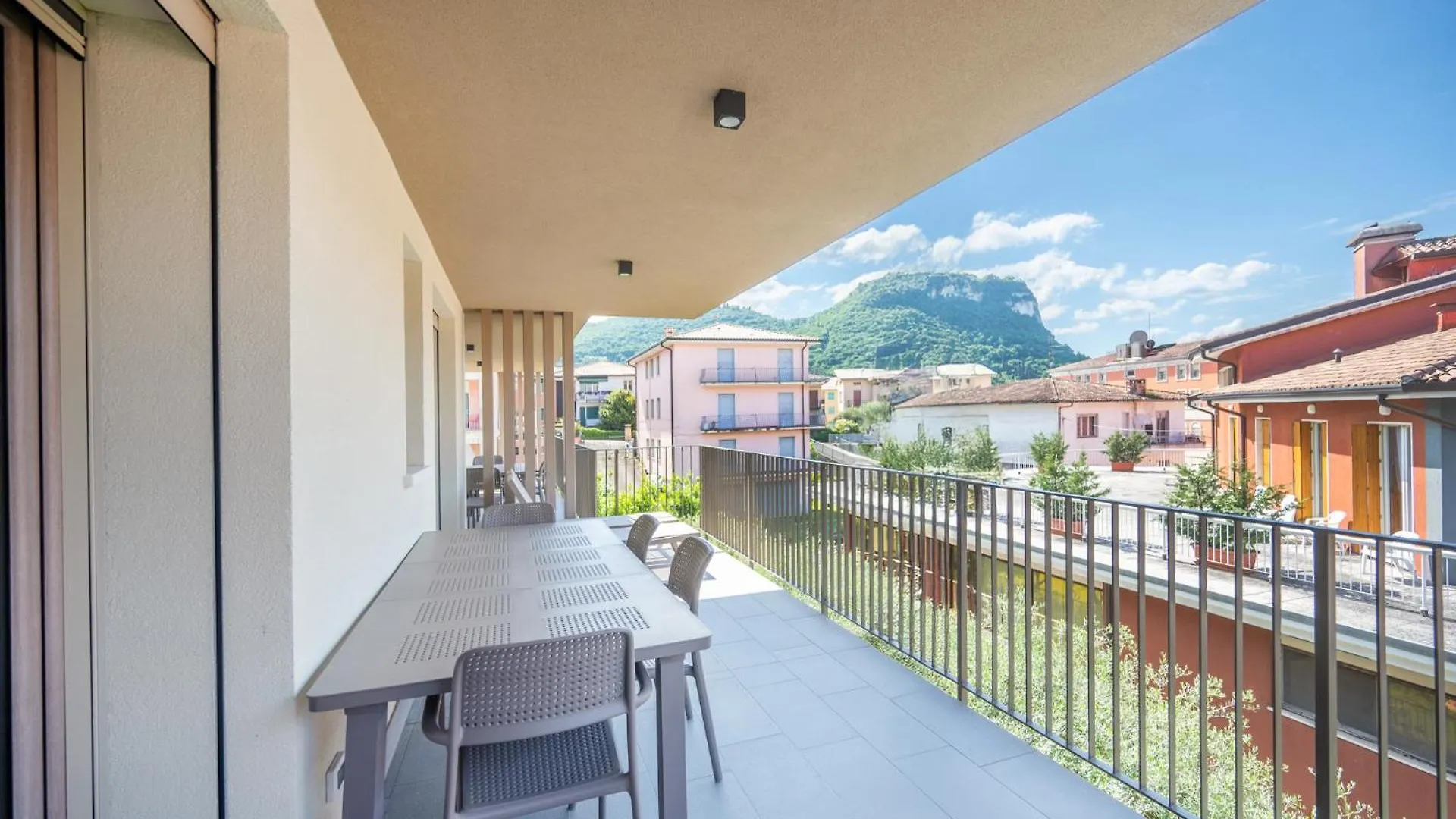 Apartmentsgarda - Residenza Eleonora Appartamento